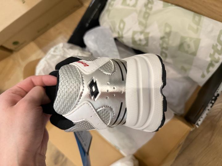 Кроссовки LOTTO,40 размера