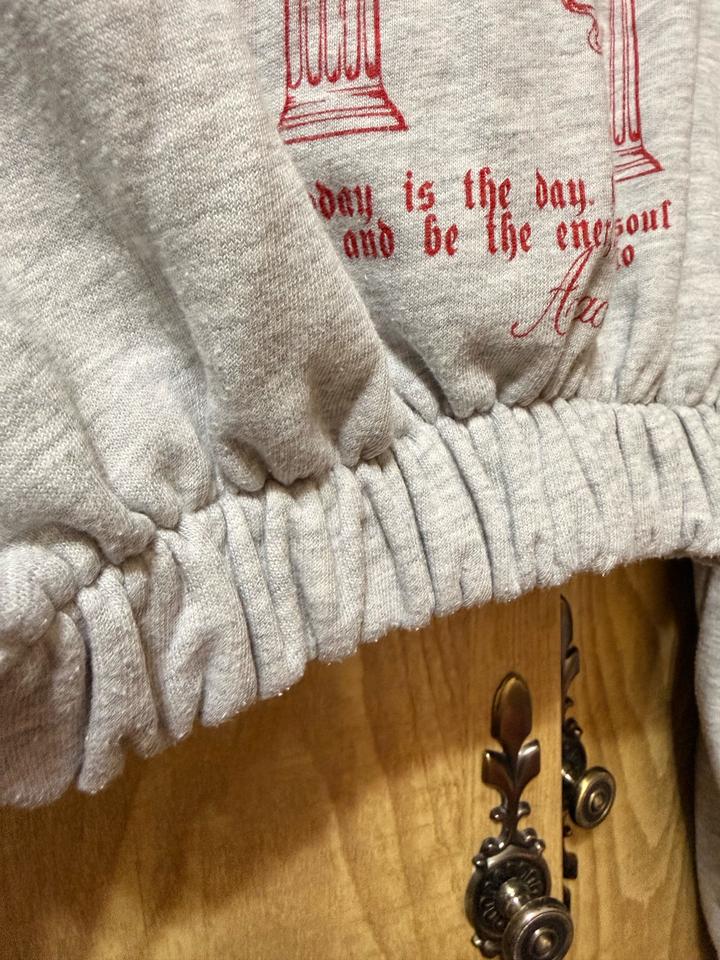 стильная укороченная кофта от Bershka