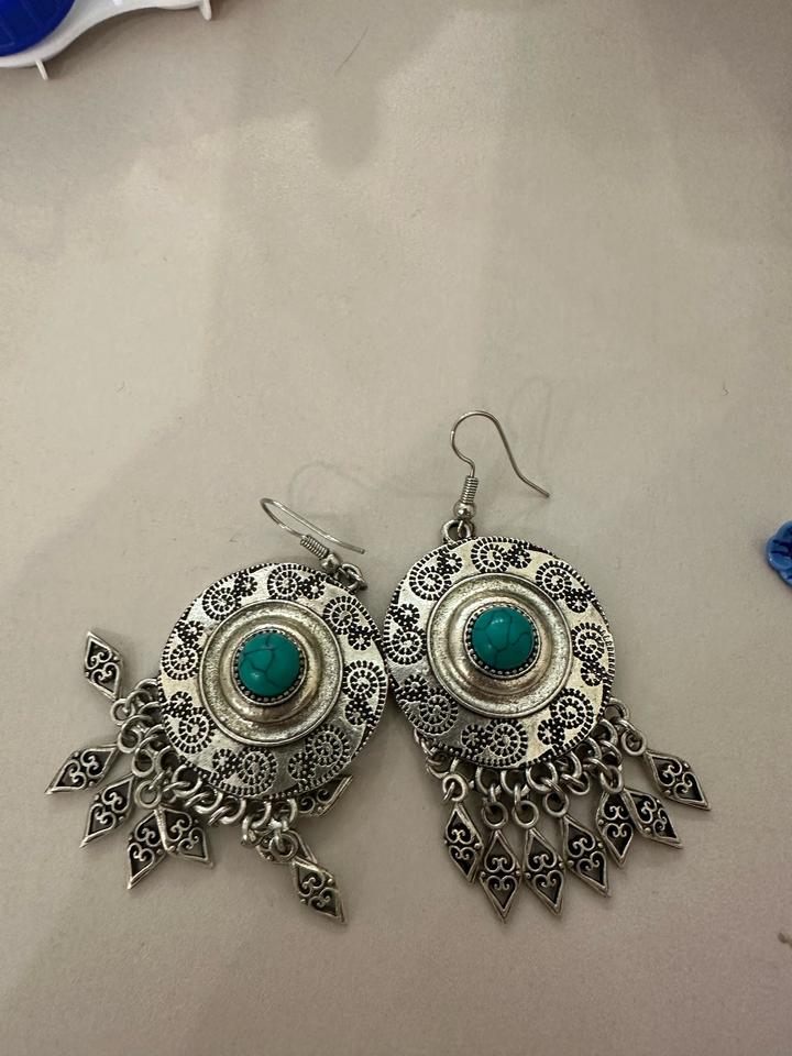 цепочка серебро, 2 цепочка манго, серьги не чернеют красивые