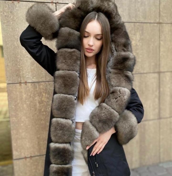 Черное куртка парка