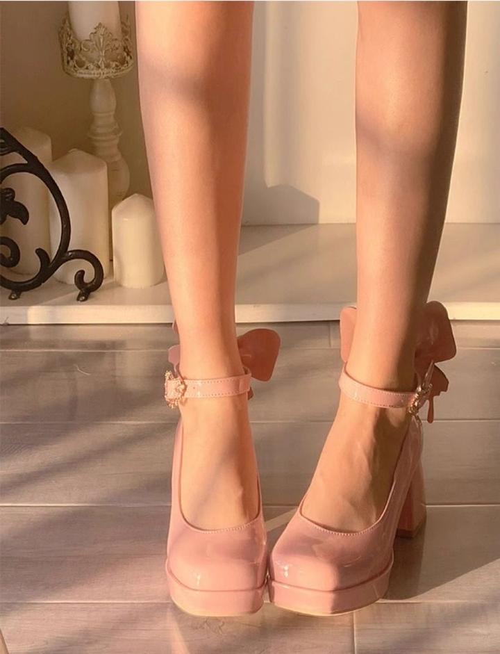 Розовые туфли