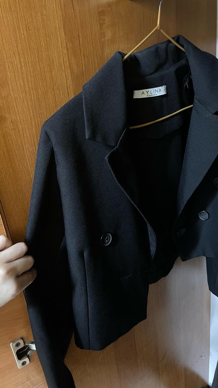 Короткий костюм