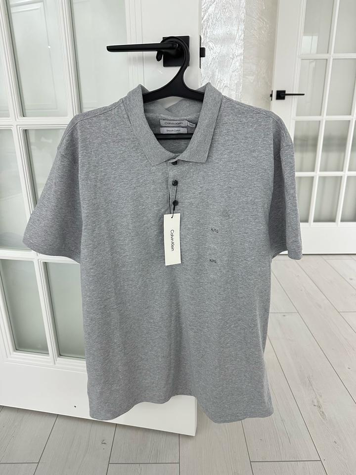 Серая футболка Calvin Klein