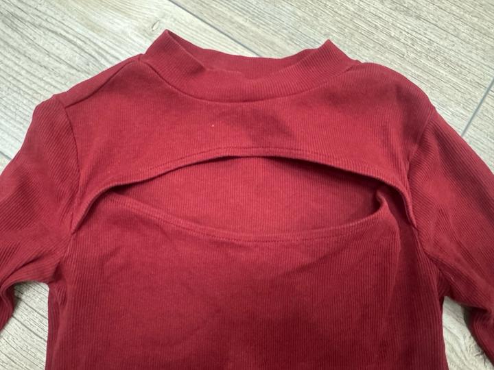 Лонгслив,кофта с вырезом