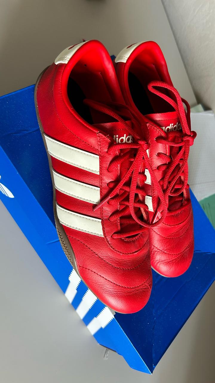 Кроссовки адидас