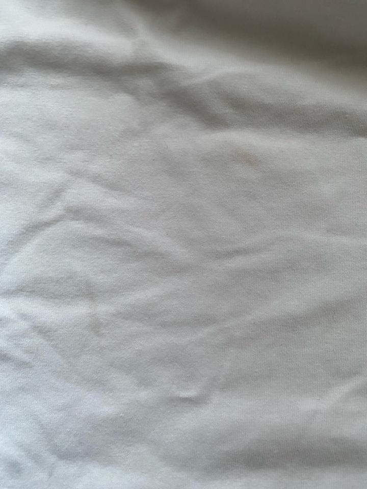 Белая футболка