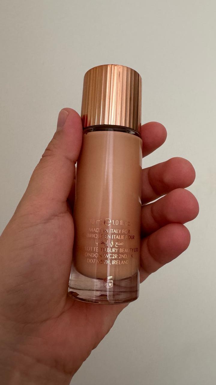 Сияющая флюидная база Charlotte Tilbury
