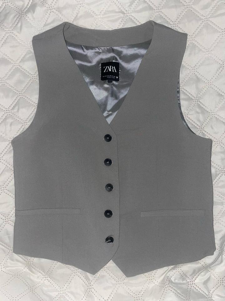 Жилет Zara