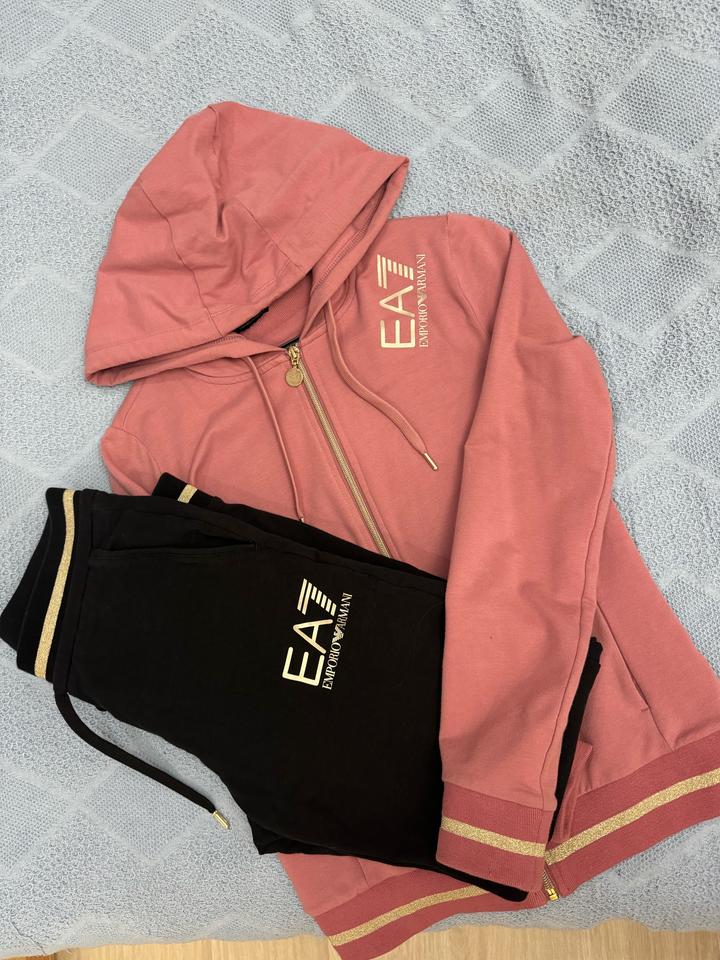 Спортивный костюм Emporio Armani EA7