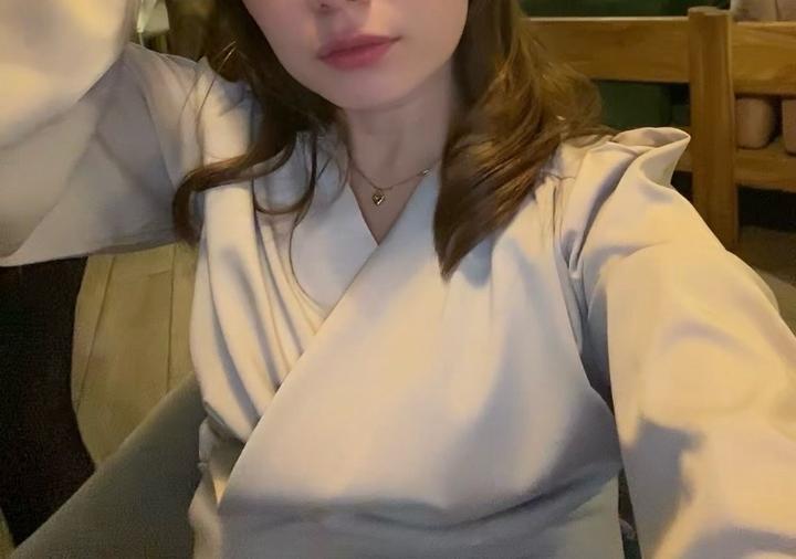 Блузка бежевая