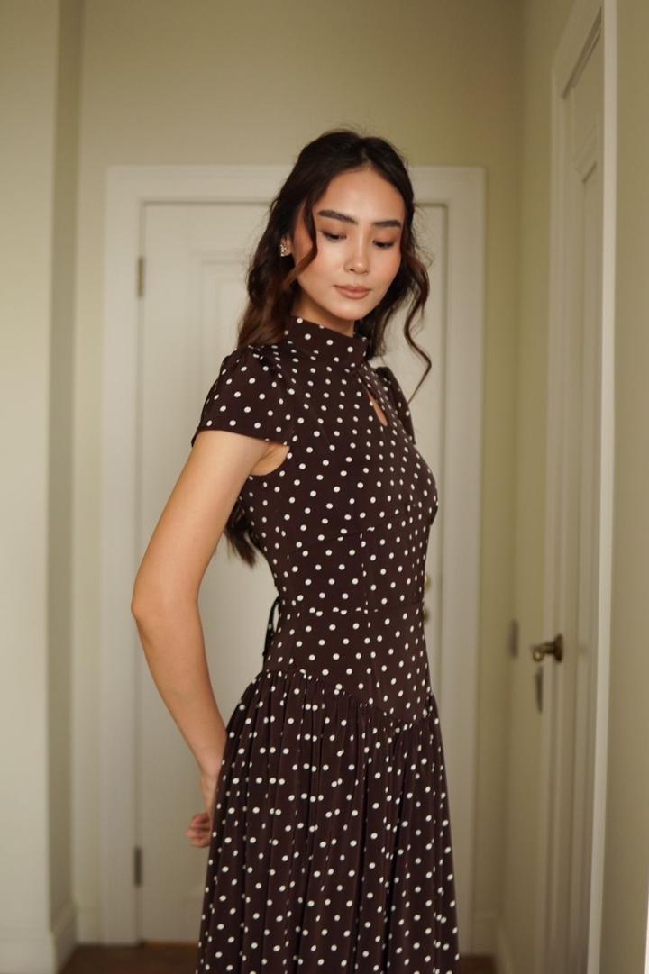 Коричневое платье с завязками новое