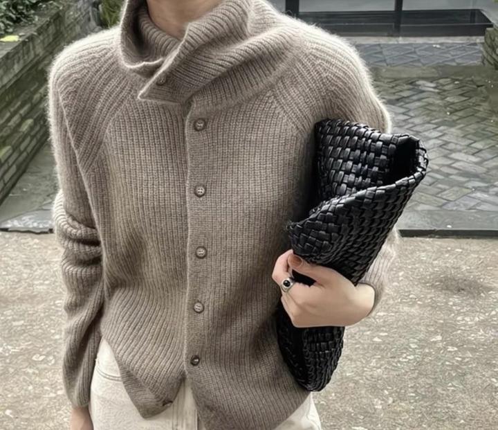 Теплый свитер