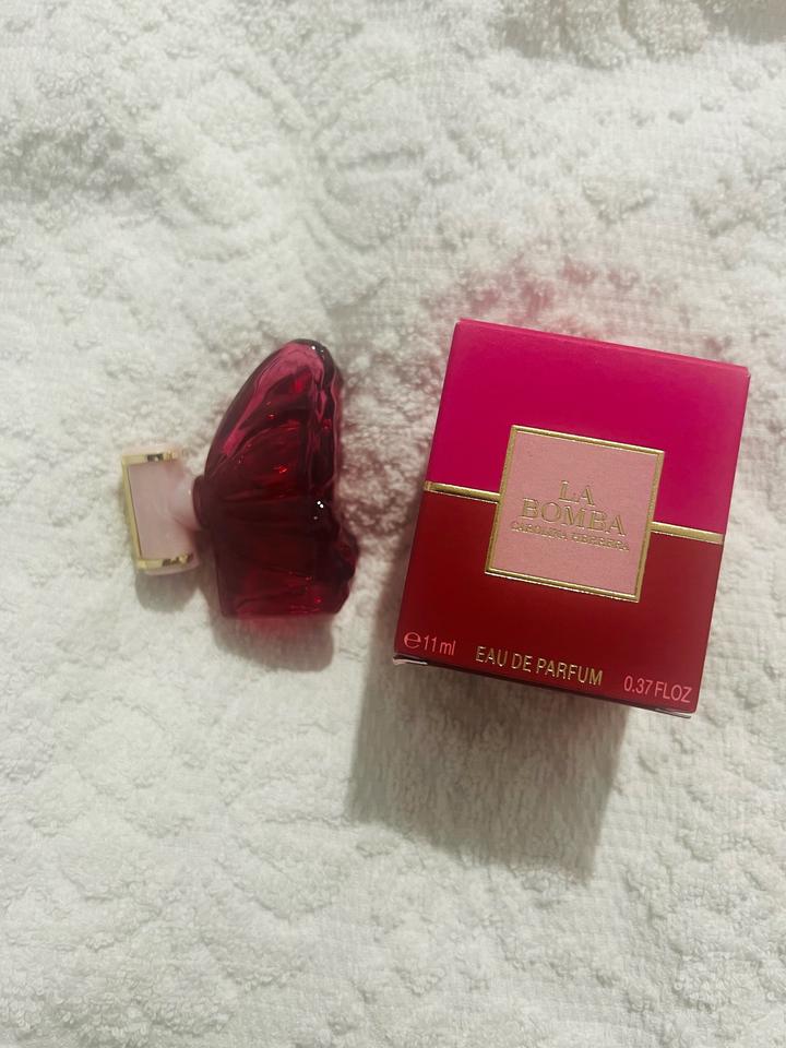 Парфюмерная вода La Bomba Eau de Parfum от Carolina Herrera. 11мл
