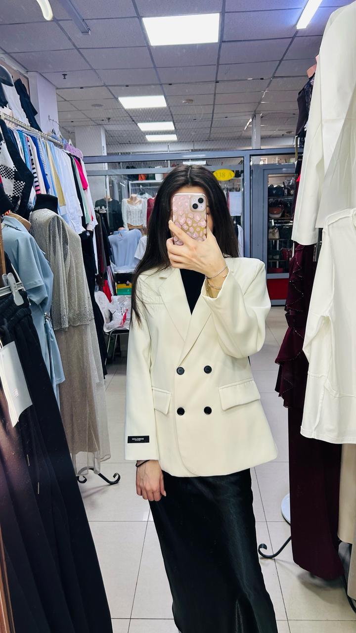 Молочный пиджак