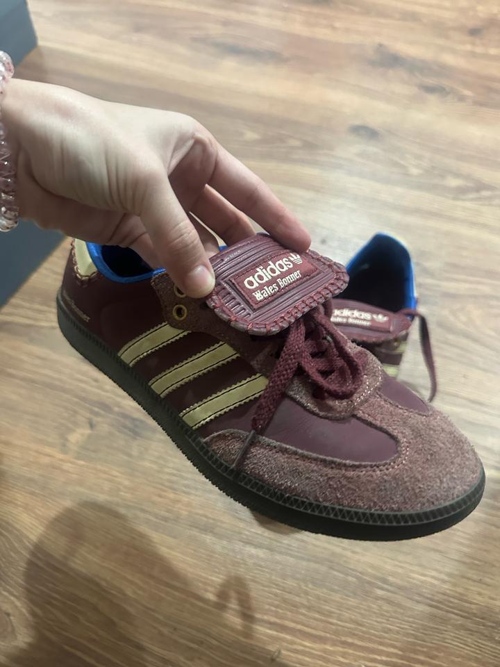Кроссовки adidas