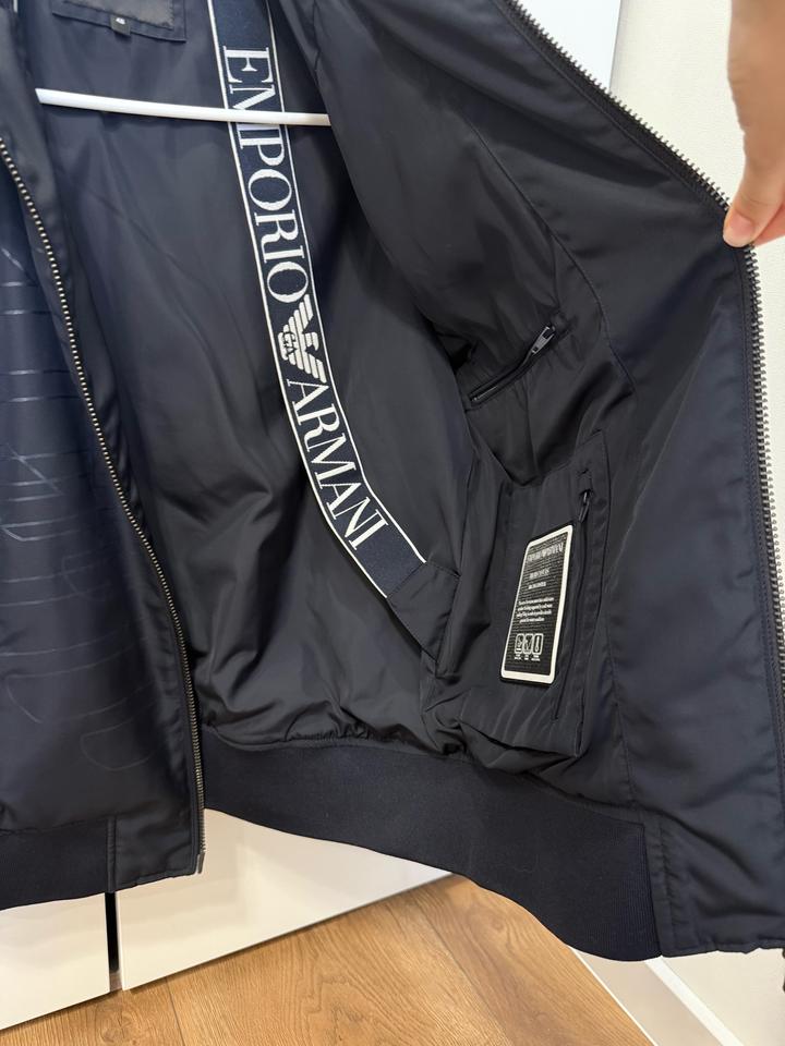 Бомбер Emporio Armani