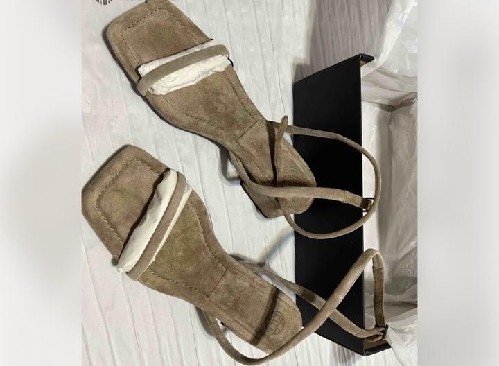 замшевые босоножки Massimo Dutti