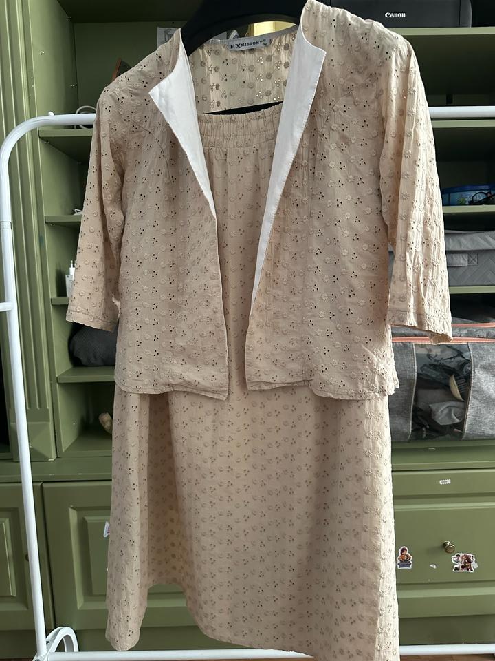 Костюм вышитый