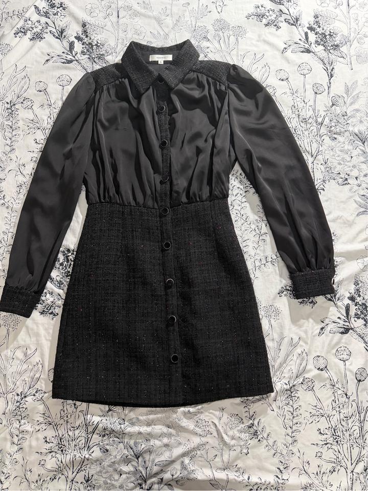 Платье чуть выше колена