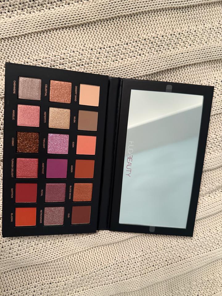 Huda Beauty тени для глаз
