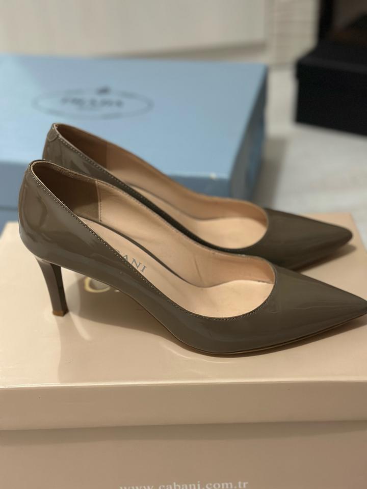 Лакированная поверхность — выглядит дорого и привлекает внимание