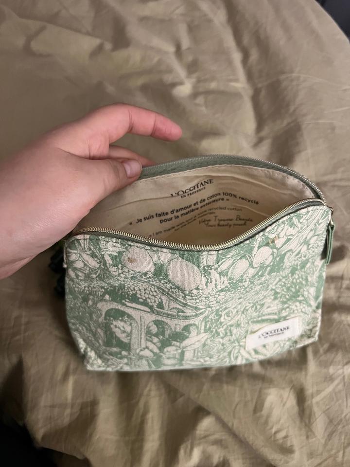 Набор с косметичкой Loccitane