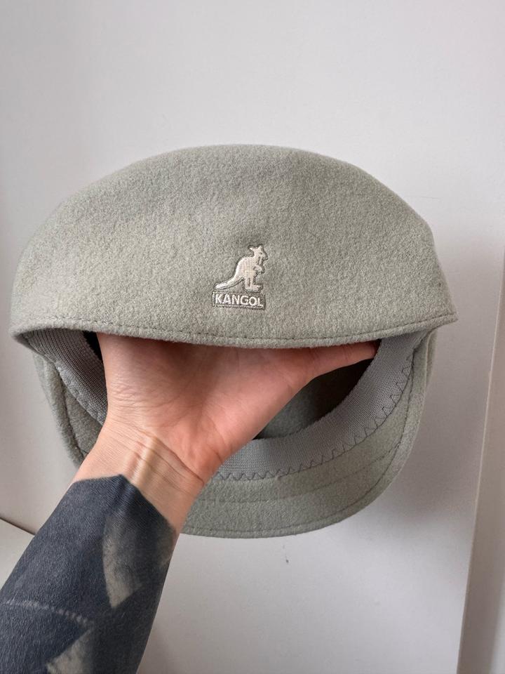 Кепка Kangol покупала у официалов оригинал