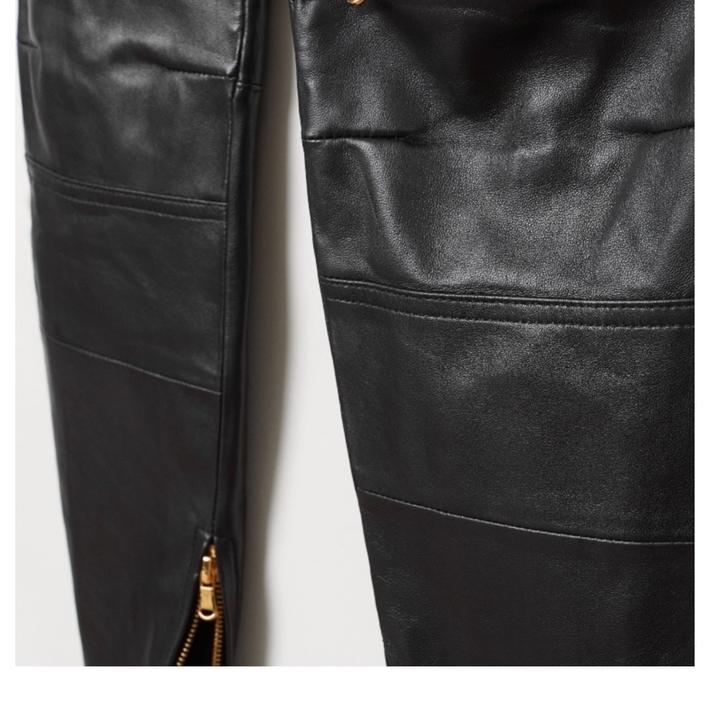 Кожаные брюки коллаборация Moschino и h&m