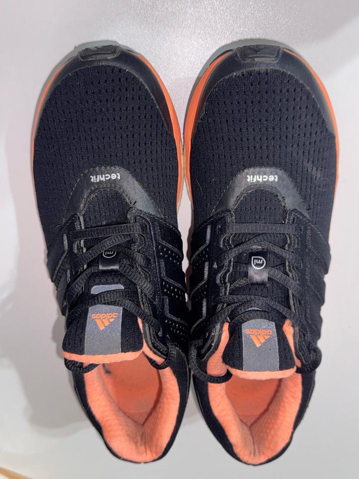 Кроссовки adidas