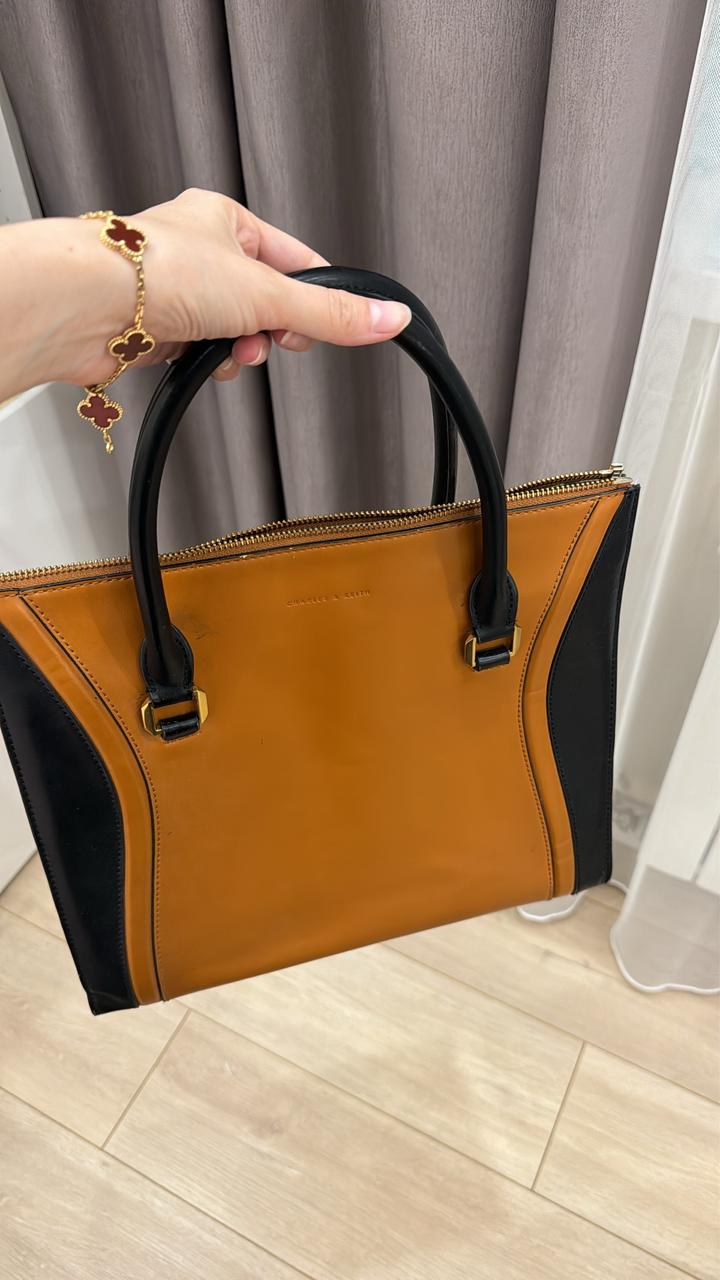 Сумка Charles& keith