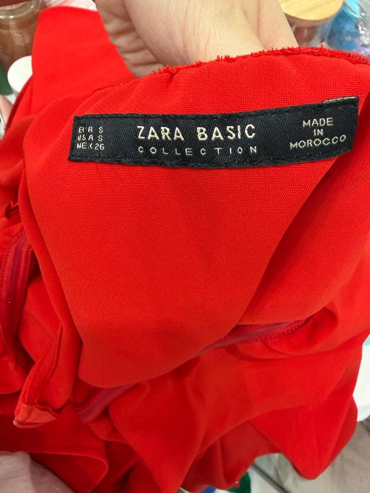 красный комбинезон Zara
