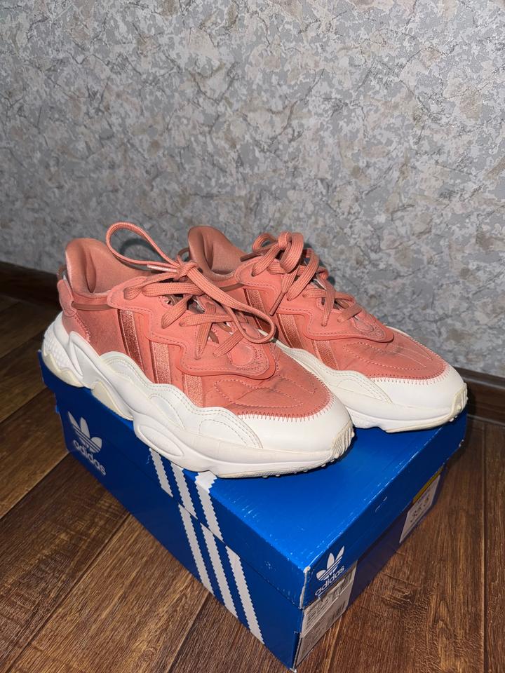 Кроссовки adidas