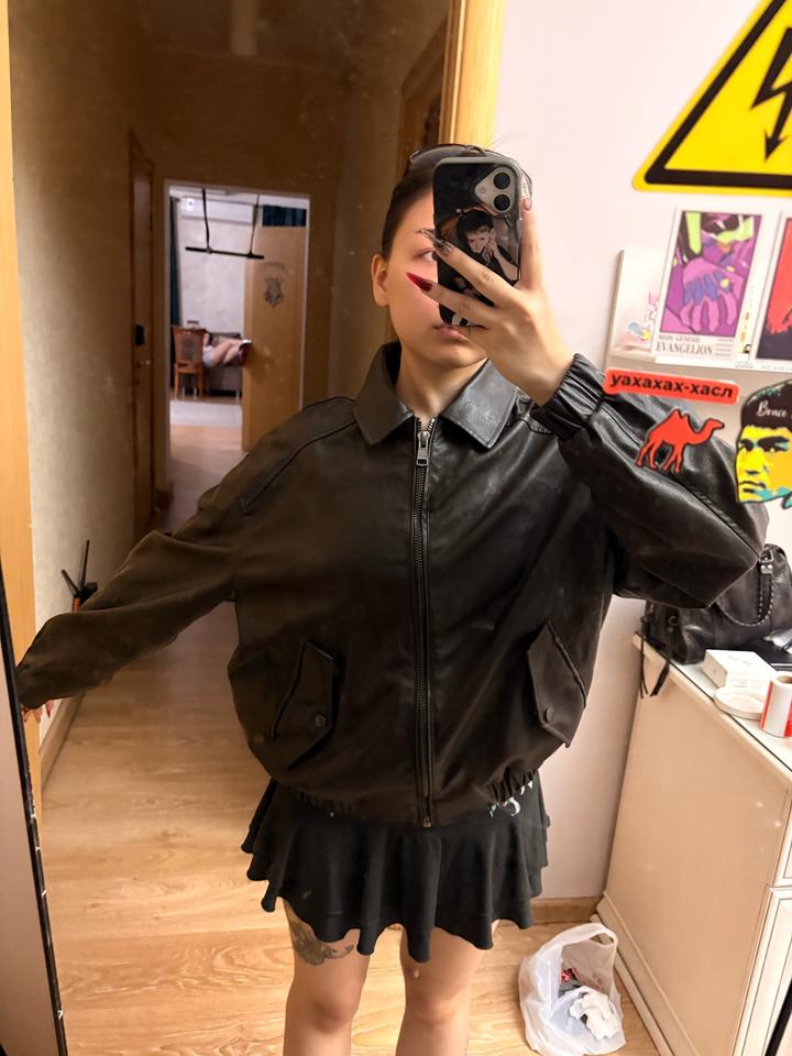 Коричневый бомбер BERSHKA