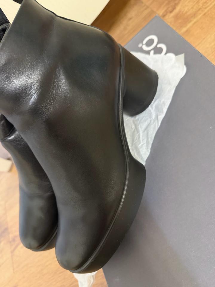 Женские полусапожки ECCO Shape Sculpted Motion 55