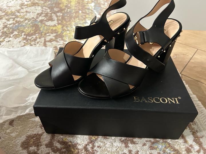 Черные босоножки Baskoni