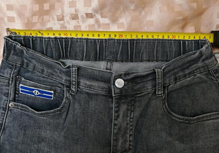 Джинсы бананы