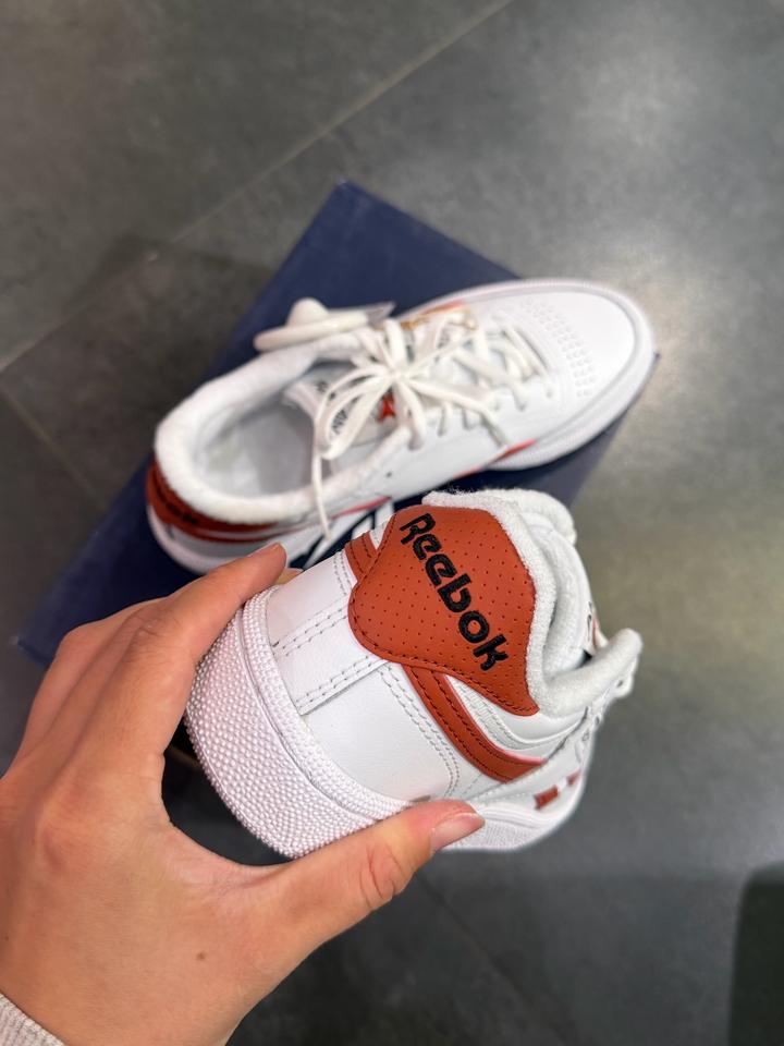 Женские кроссовки Reebok