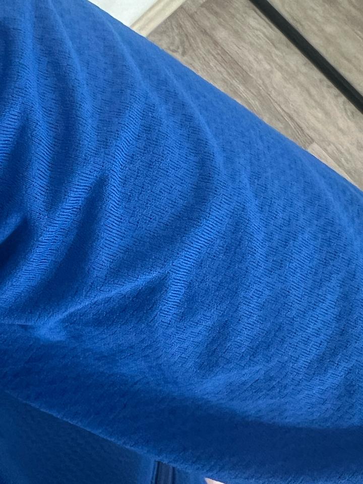 Спортивная кофта
