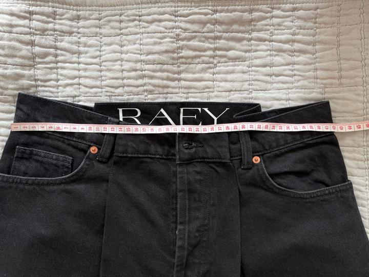 Черные джинсы Raey