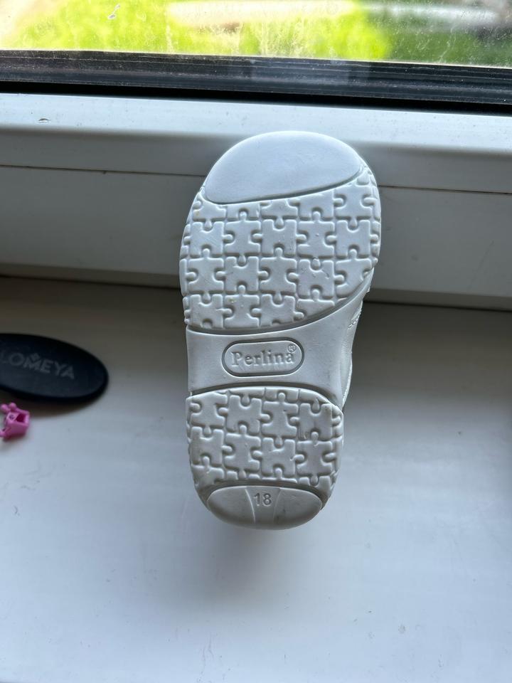 Босоножки Perlina