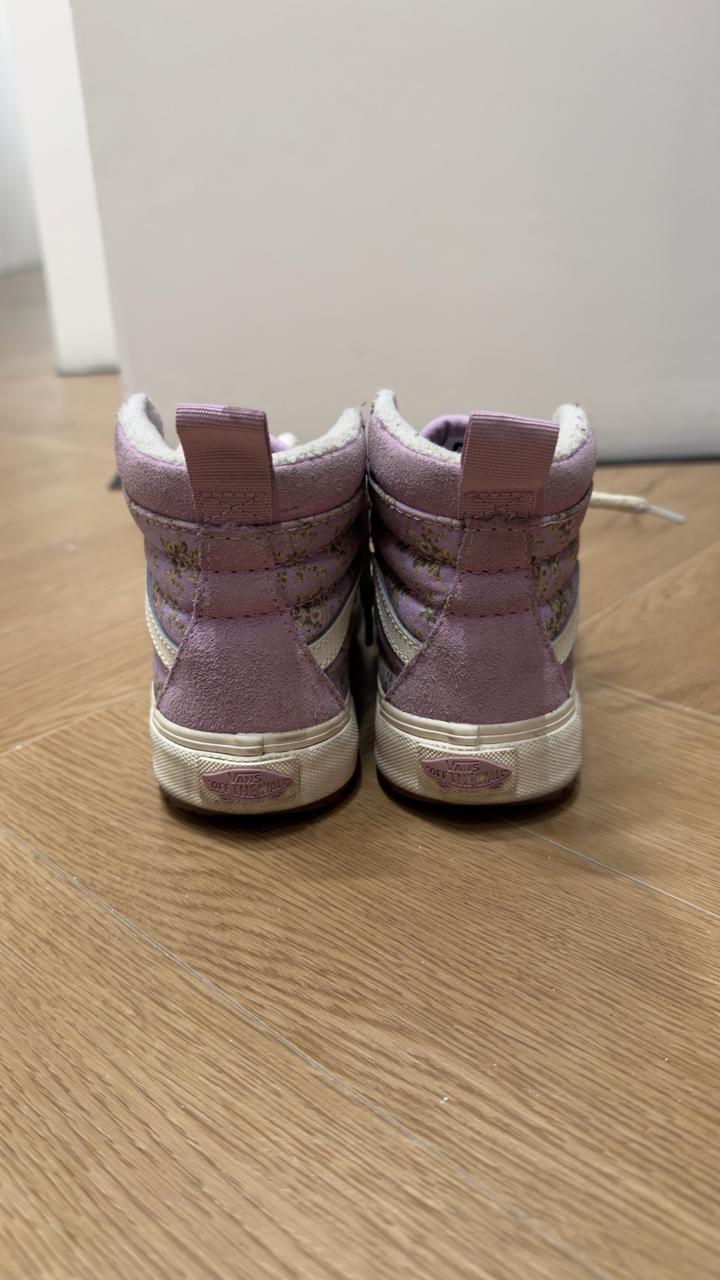 Продам детскую обувь