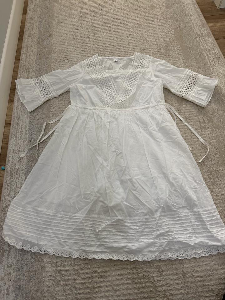 Белое платье