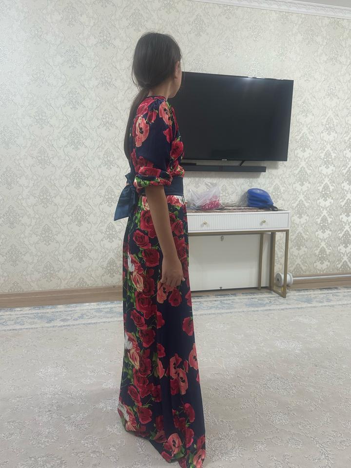 Платье очень красивое