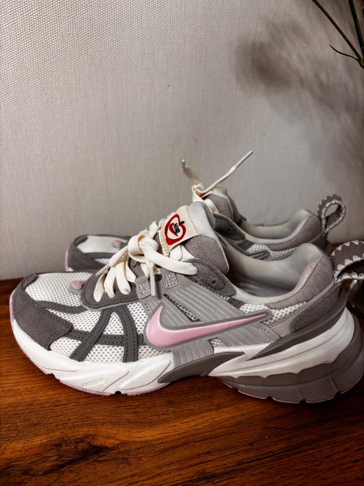 Кроссовки Nike