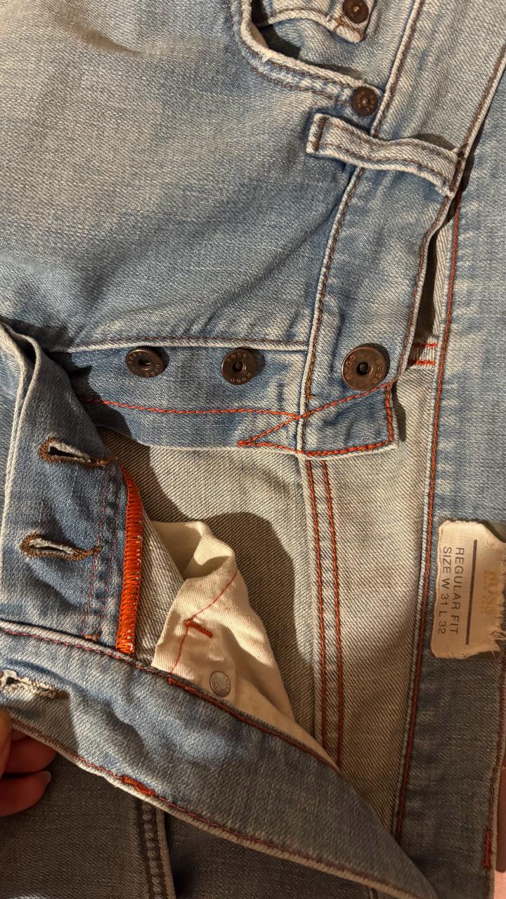 Джинсы Hugo boss