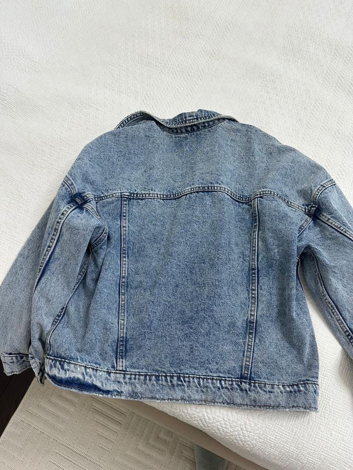 Продам джинсовку Bershka