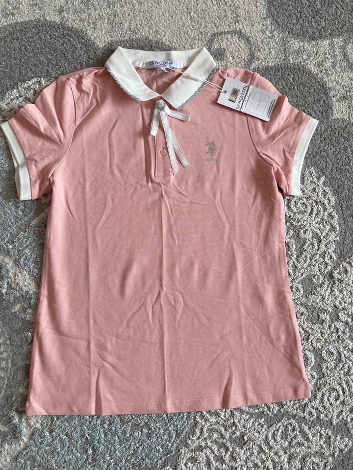 Футболка новая, с этикеткой. Очень нежно смотрится.