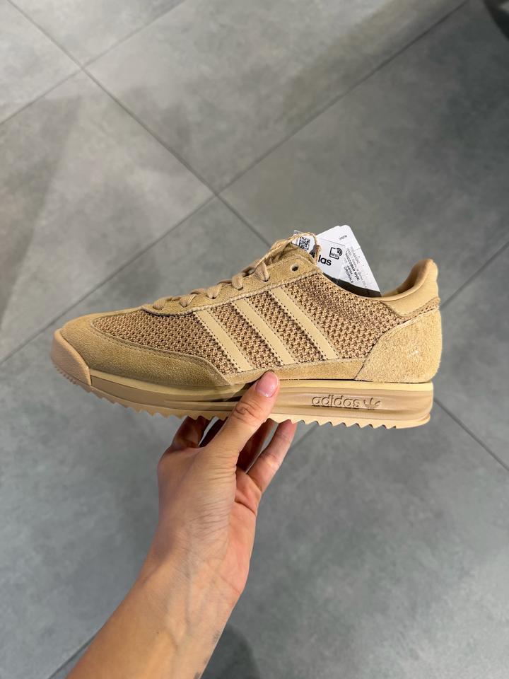 Кроссовки adidas