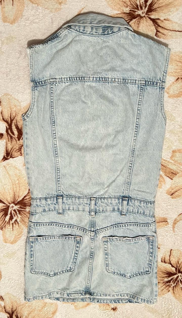 Джинсовое платье сарафан мини без рукавов