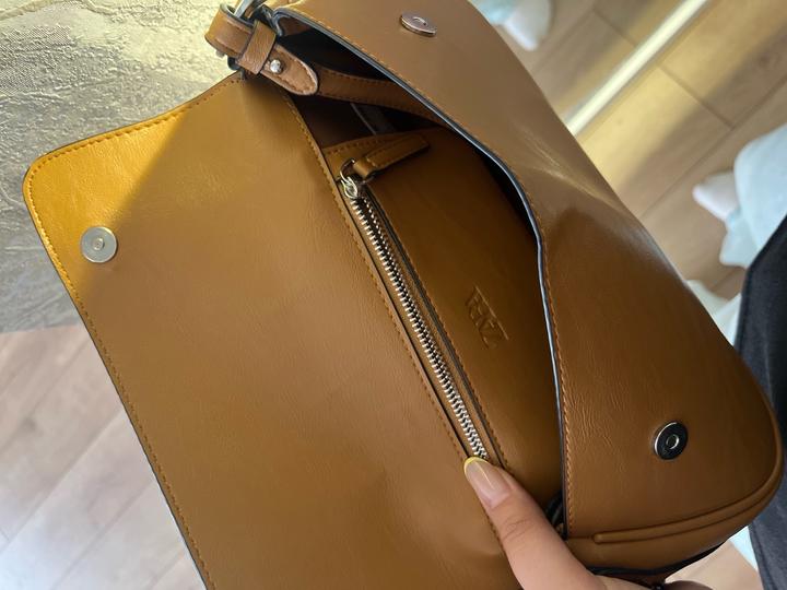 Рыжая сумка Zara